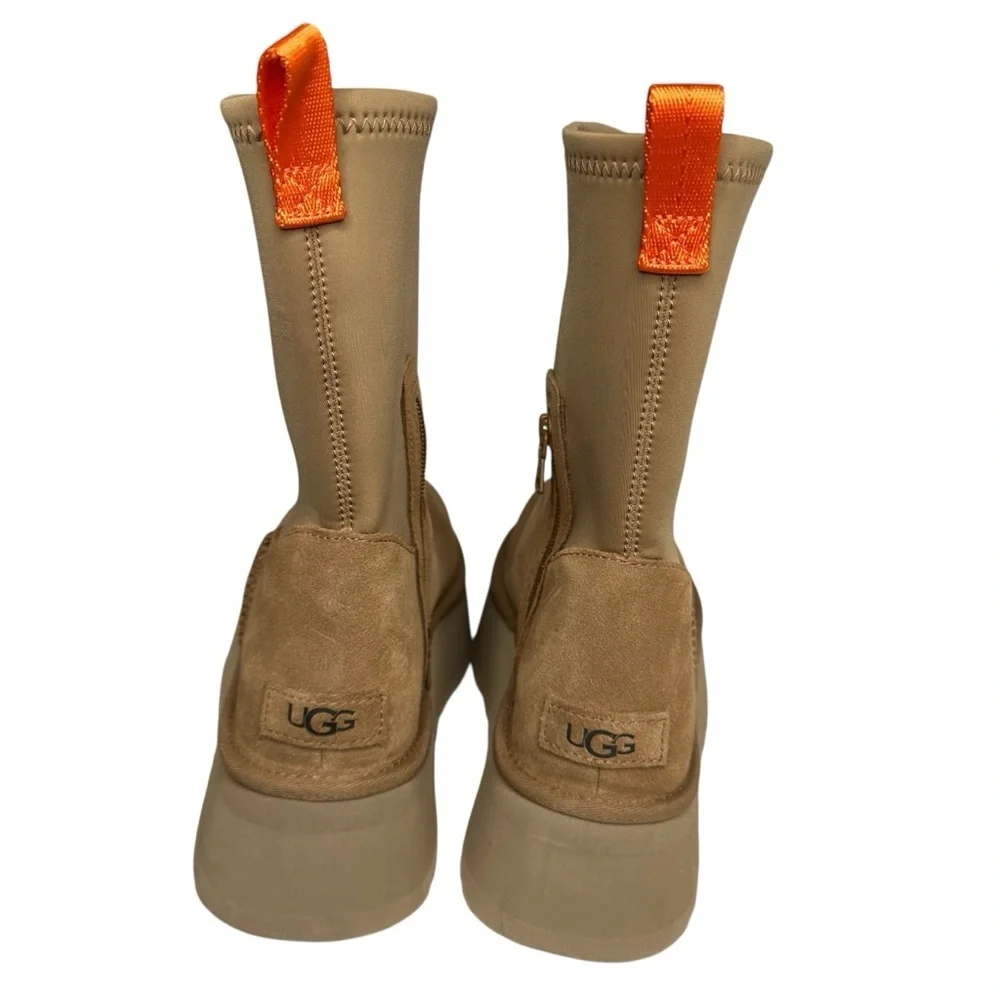UGG Wheat Classic Dipper Winter Platform Boots. Sz: 11